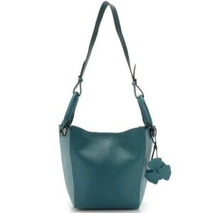 Heather Dubrow Kat bucket bag